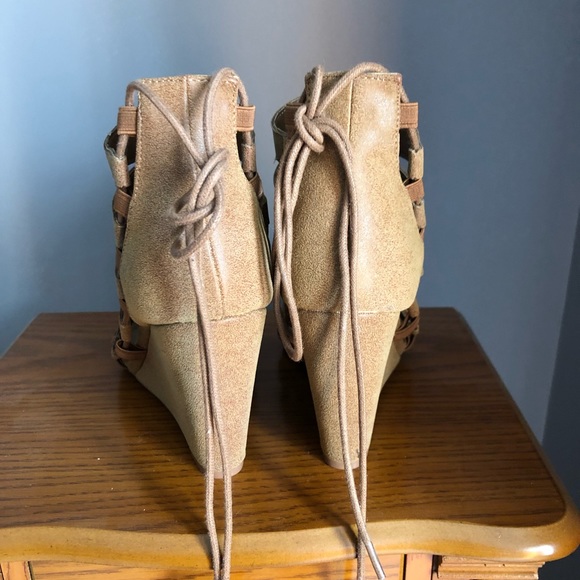 Wedge Sandals - Picture 4 of 4